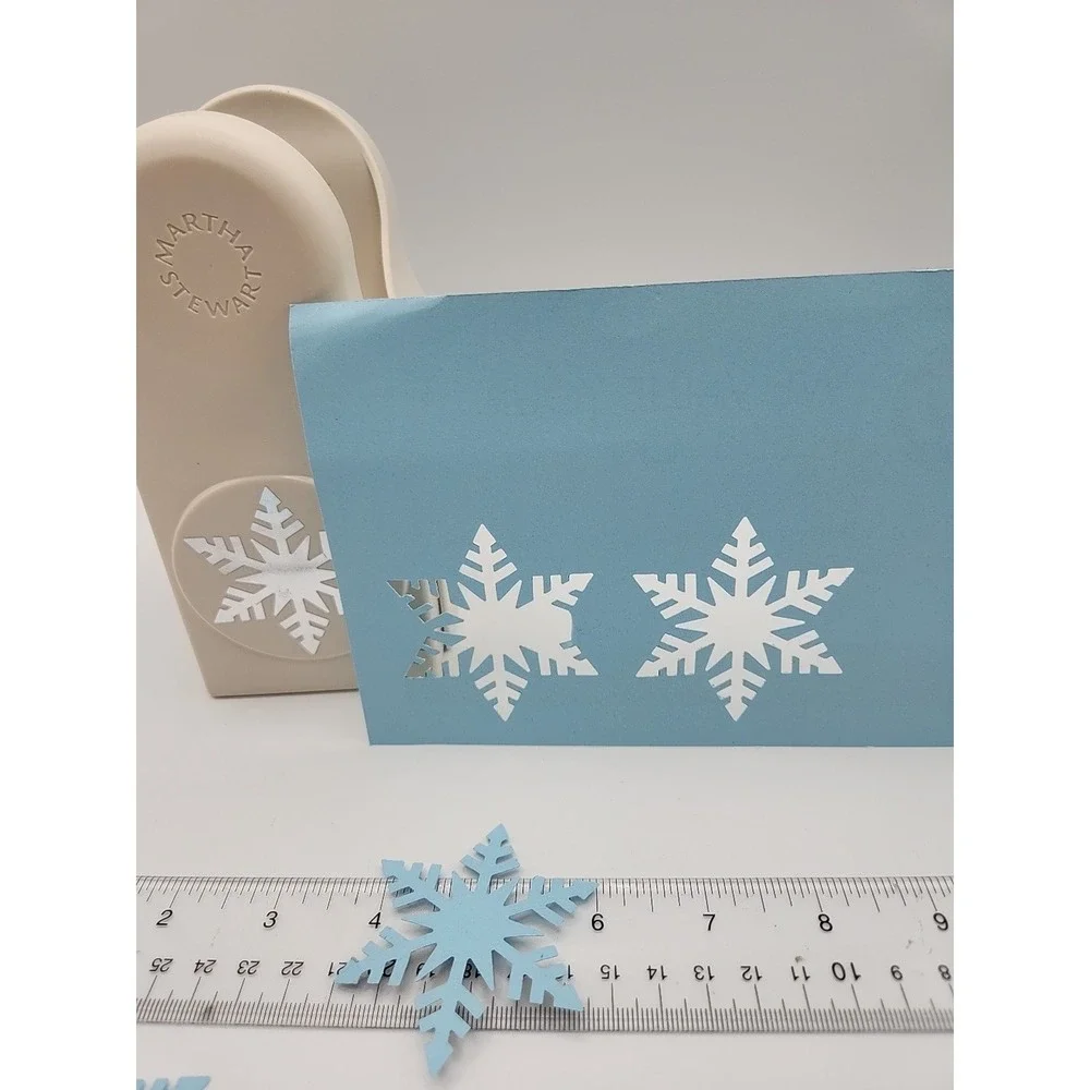 Martha Stewart Extra Large PunchFancy Snowflake, 2.5in